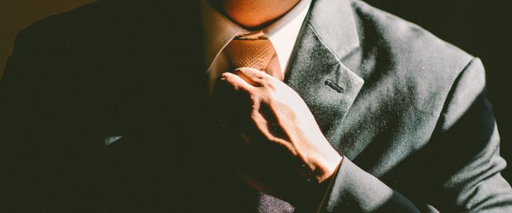 蘇州定制一套西裝多少錢？西裝定制好還是買品牌的好？